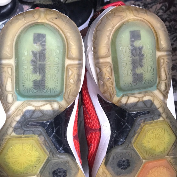 heart of a lion lebron 12s size 8.5 red | white - Picture 4 of 7